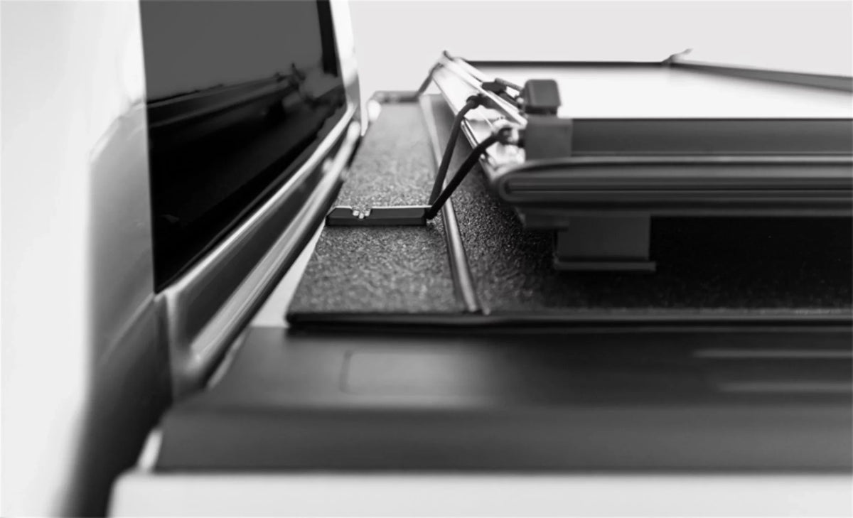 Stance 2013-2021 RAM select: 1500, RAM Tri-Fold DODGE Hard 1500 Access Cover 2002-2012 Fits Lomax G3040029