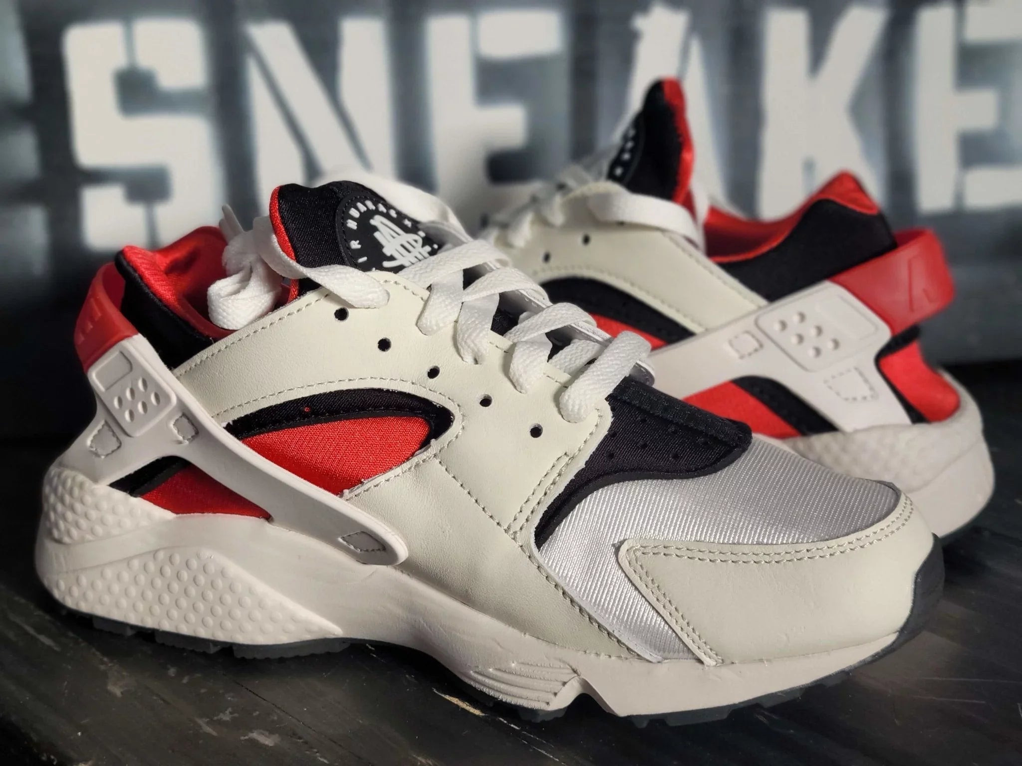 White/Red DH4439-103 Nike Huarache Air Running Shoes Women 7.5