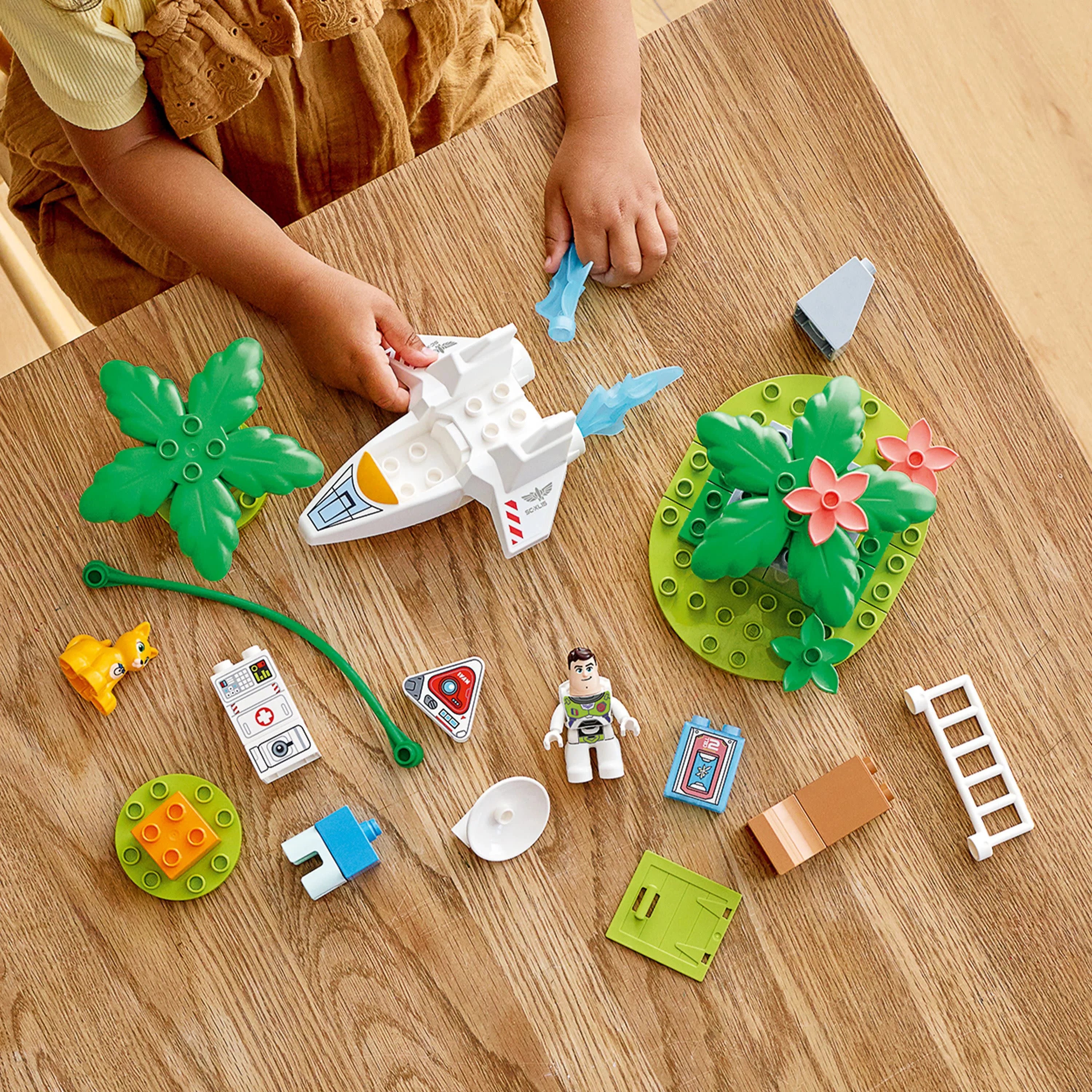 Space & Pixar for LEGO Lightyear¡¯s Spaceship with & 2 Toys Figure Years Girls Boys and Plus Mission Robot Old Toddlers, Planetary DUPLO 10962, Buzz Disney