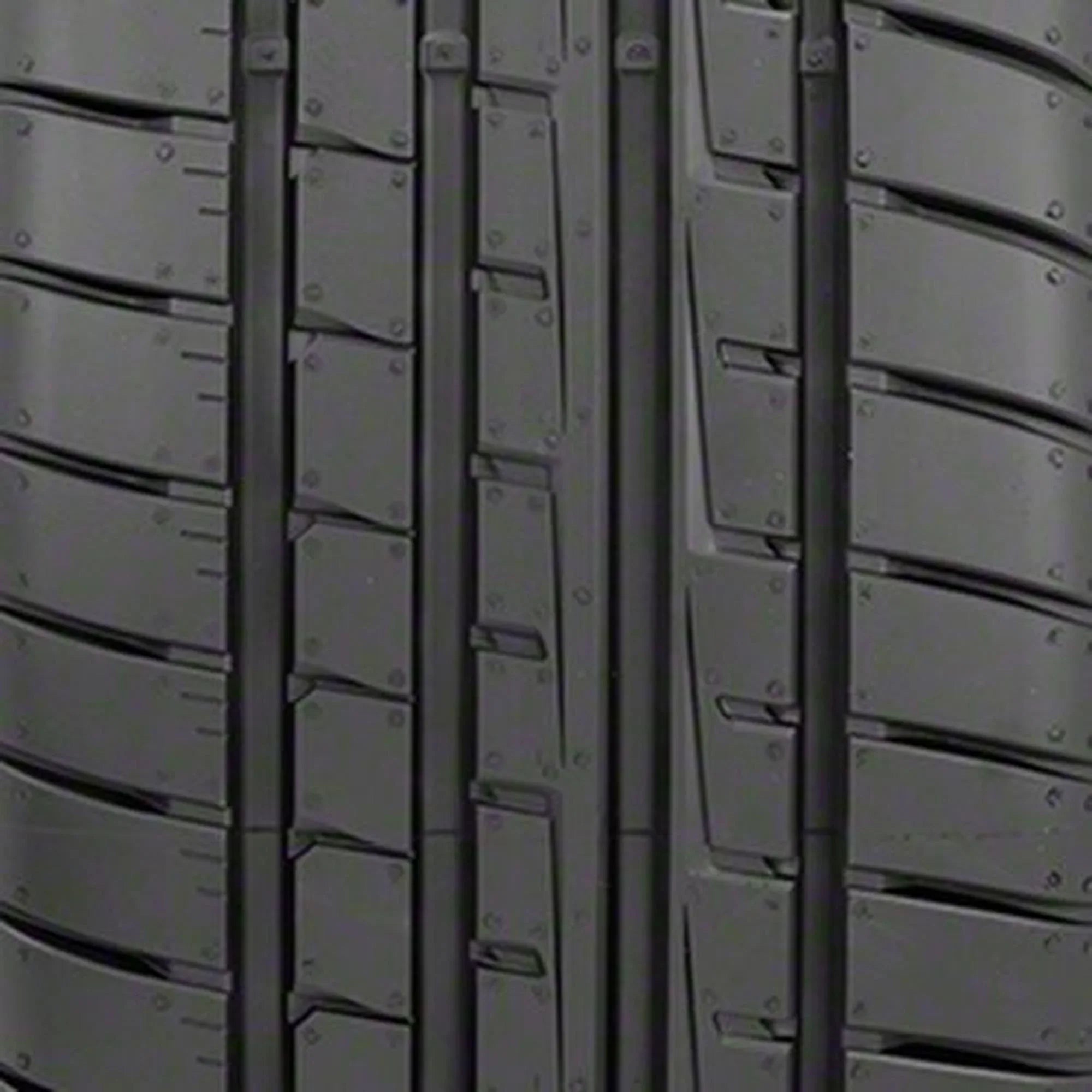 Eagle Tire Asymmetric SUV 3 F1 Goodyear UHP 265/45R21 XL Passenger 108H
